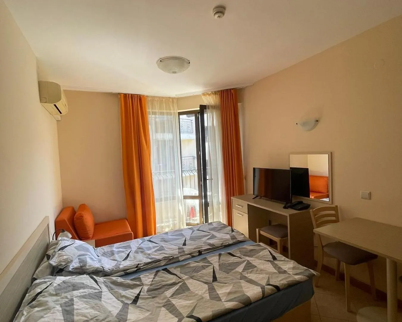 Royal Sun Sp Apartments Napospart